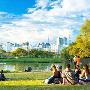 Modernos Totalmente Mobiliados Com Academia Proximo A Metro Parque Ibirapuera E Hospitais Brasil